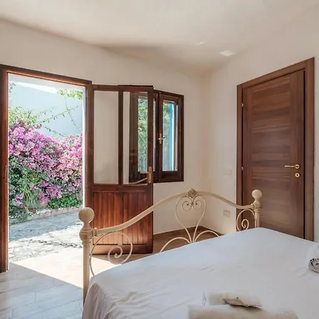 Mandorletti Essence - Private Courtyard & Nature شقة Marongiu