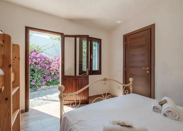 Mandorletti Essence - Private Courtyard & Nature Appartamento Marongiu
